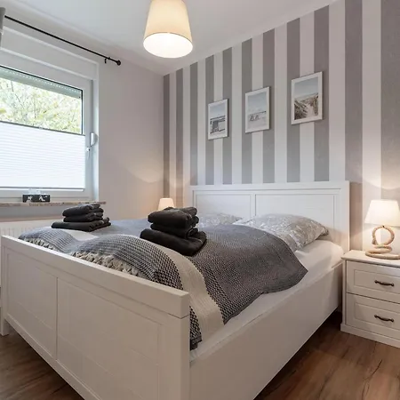 Apartment In Westerdeichstrich